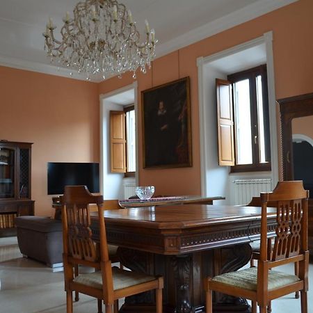 Elegante Appartamento Nel Centro Di Roma Екстер'єр фото