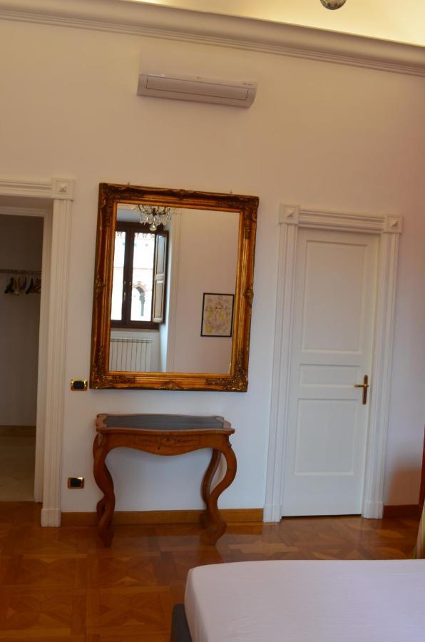 Elegante Appartamento Nel Centro Di Roma Екстер'єр фото